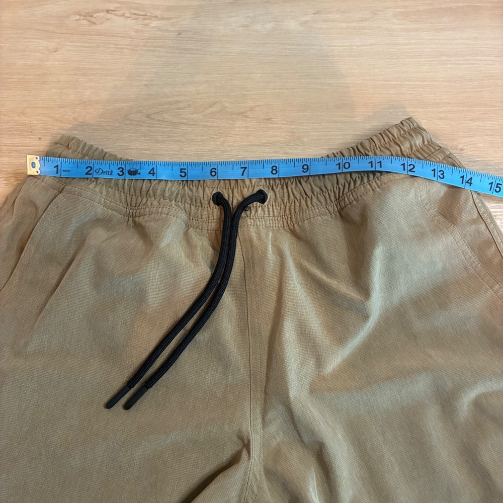 Old Navy Active‎ StretchTech Shorts Mens Small Khaki Tan 7" Inseam Go-Dry Shade - Picture 4 of 6